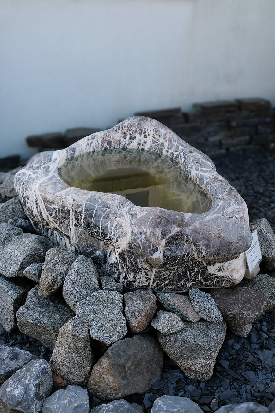 Showstone Sculptur Becken1 Stück