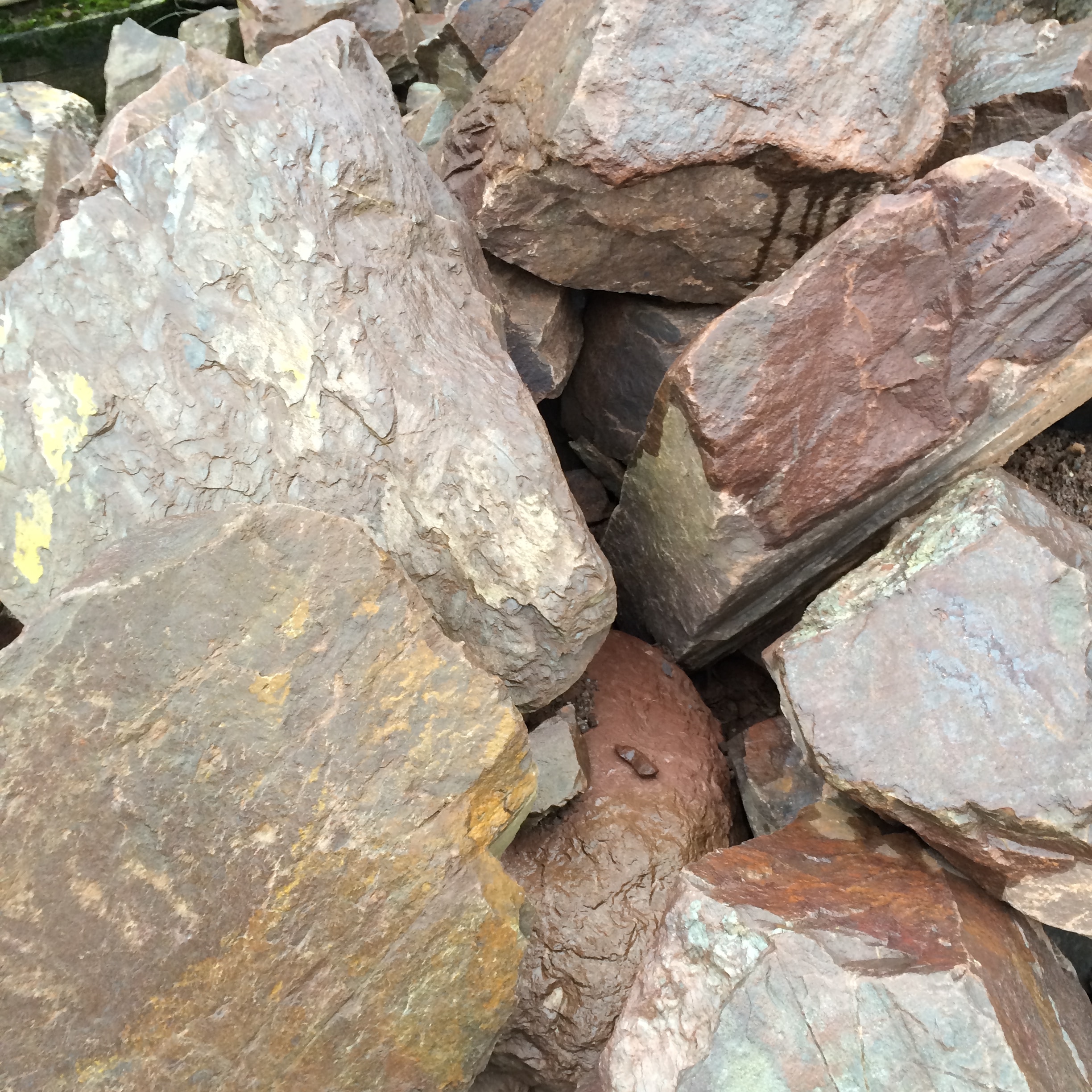 Basalt rot Klasse 4 200/600Big Bag individuelle Menge eingeben