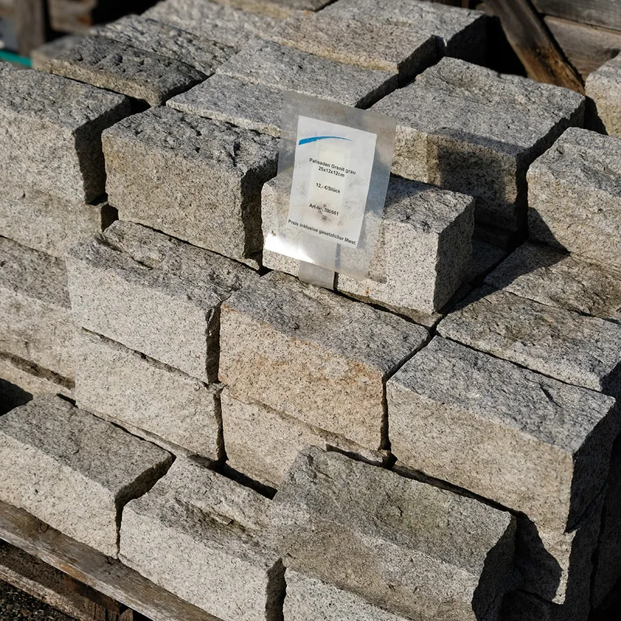 Granitpalisaden grau 25cm x 12cm x 12cm  183:4217