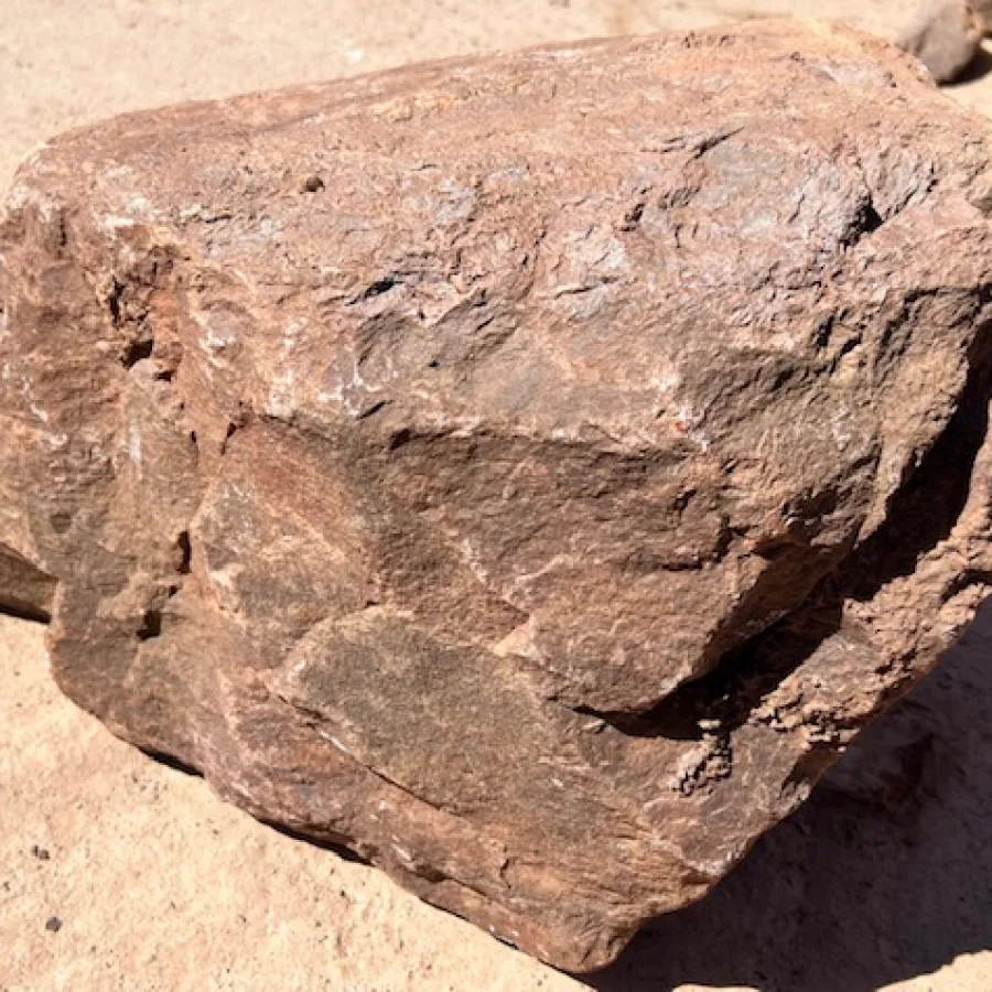 Findling Basalt rot196:4427